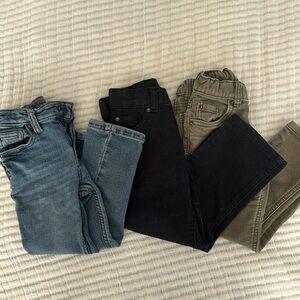 Lot of 3 boys adjustable pants. 3T